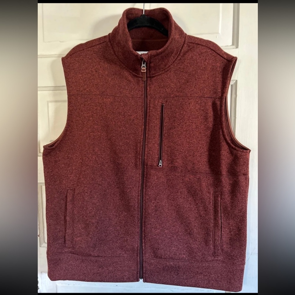 Goodfellow Men's Polyester Maroon Zip Vest with pockets. Size XL